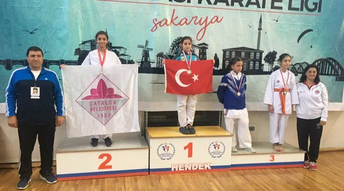 Karate Takımı Madalyaya Doymuyor!